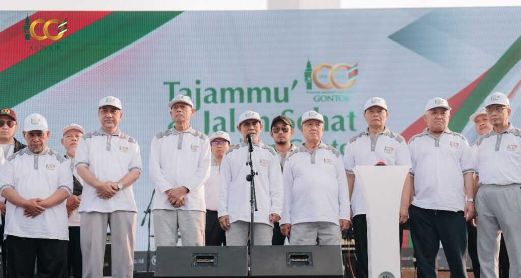 Peringati Satu Abad Gontor, Alumni Gelar Tajamu dan Jalan Sehat di Monas